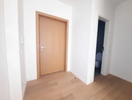 İncek Loft Satılık  3.5+1  Peyzaj Manzaralı Kiracısız Daire