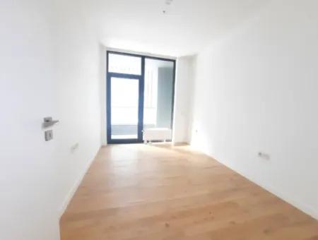 İncek Loft Satılık  3.5+1  Peyzaj Manzaralı Kiracısız Daire