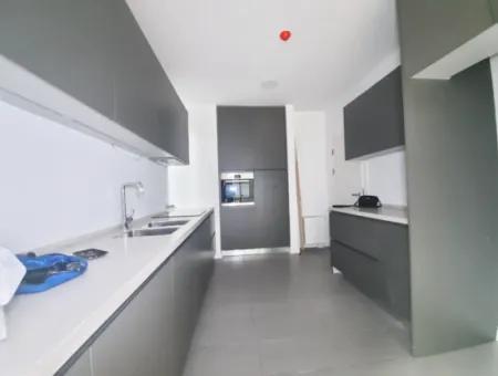 İncek Loft Satılık Teraslı  3,5+1 Peyzaj Manzaralı Kiracısız Daire