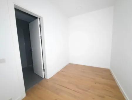 İncek Loft Satılık Teraslı  3,5+1 Peyzaj Manzaralı Kiracısız Daire