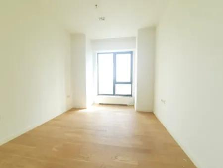 Kiracısız İncek Loft Satılık  5,5+1  Göl Manzaralı  Daire