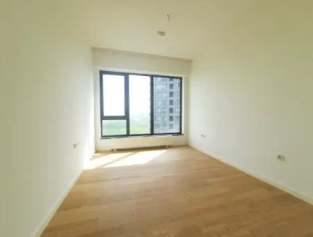 Kiracısız İncek Loft Satılık  5,5+1  Göl Manzaralı  Daire