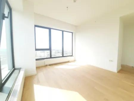 Kiracısız İncek Loft Satılık  5,5+1  Göl Manzaralı  Daire