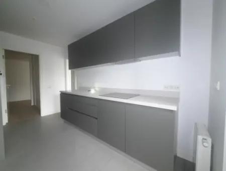 İncek Loft Satılık 2,5+1 Peyzaj Manzaralı Kiracısız 1.Kat Daire