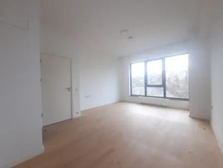 İncek Loft Satılık 2,5+1 Peyzaj Manzaralı Kiracısız 1.Kat Daire