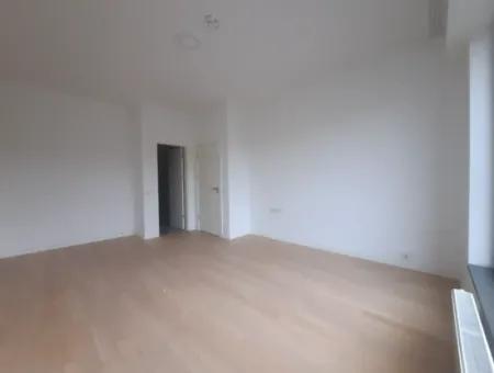 İncek Loft Satılık 2,5+1 Peyzaj Manzaralı Kiracısız 1.Kat Daire