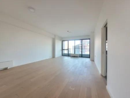 İncek Loft Satılık 2,5+1 Peyzaj Manzaralı Kiracısız 3.Kat Daire