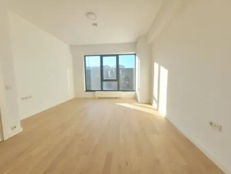 İncek Loft Satılık 2,5+1 Peyzaj Manzaralı 2.Kat Daire