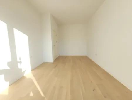 İncek Loft Satılık 2,5+1 Peyzaj Manzaralı Kiracısız 3.Kat Daire