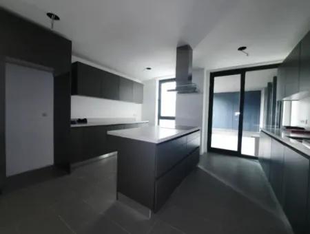 İncek Loft Satılık  5+1  Peyzaj Manzaralı  188 M² Daire