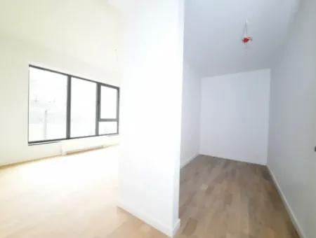 İncek Loft Satılık  4+1  Peyzaj Manzaralı  180 M² Kiracısız 2.Kat Daire