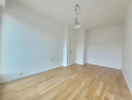 Kiracısız İncek Loft Satılık  2+1 Dubleks Şehir Manzaralı 2.Kat Daire