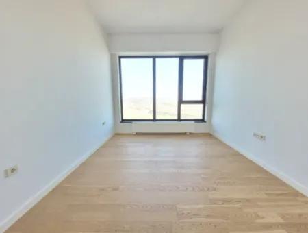 İncek Loft Satılık  5.5+1  Göl Manzaralı Kiracısız 20.Kat Daire