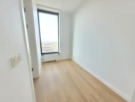 İncek Loft Satılık  5.5+1  Göl Manzaralı Kiracısız 20.Kat Daire