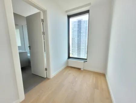 İncek Loft Satılık  5.5+1  Göl Manzaralı Kiracısız 20.Kat Daire