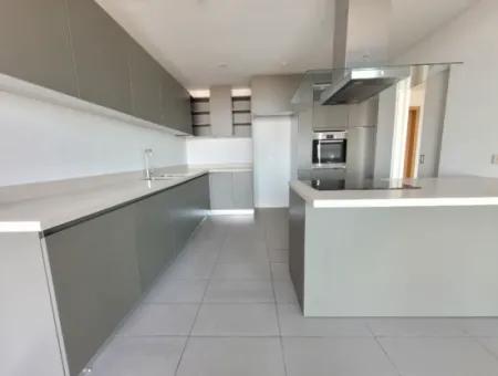 İncek Loft Satılık  5.5+1  Göl Manzaralı Kiracısız 20.Kat Daire