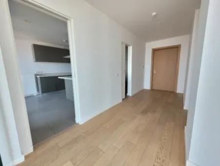 İncek Loft Satılık  5.5+1  Göl Manzaralı Kiracısız 20.Kat Daire