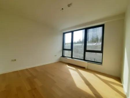 İncek Loft Satılık 5+1 Peyzaj Manzaralı 2.Kat Daire