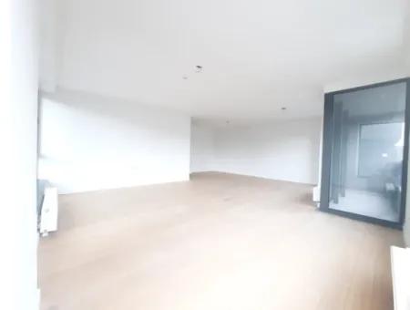 İncek Loft Satılık 5+1 188  M² Peyzaj Manzaralı 1.Kat Daire