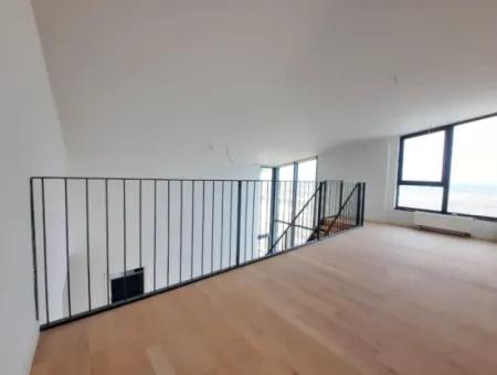 İncek Loft Satılık  5,5+1 Dubleks Göl Manzaralı 2.Kat Kiracısız Daire