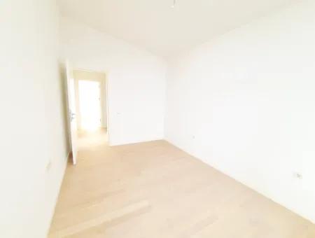 İncek Loft Satılık  5,5+1 Dubleks Göl Manzaralı 2.Kat Kiracısız Daire