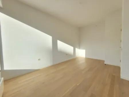 Kiracısız İncek Loft Satılık  2+1 Bahçe Dubleks Şehir Manzaralı Daire