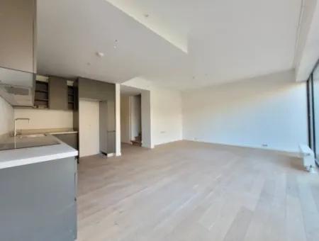 Kiracısız İncek Loft Satılık  2+1 Bahçe Dubleks Şehir Manzaralı Daire