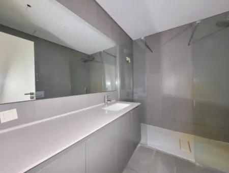 Kiracısız İncek Loft Satılık  2+1 Bahçe Dubleks Şehir Manzaralı Daire